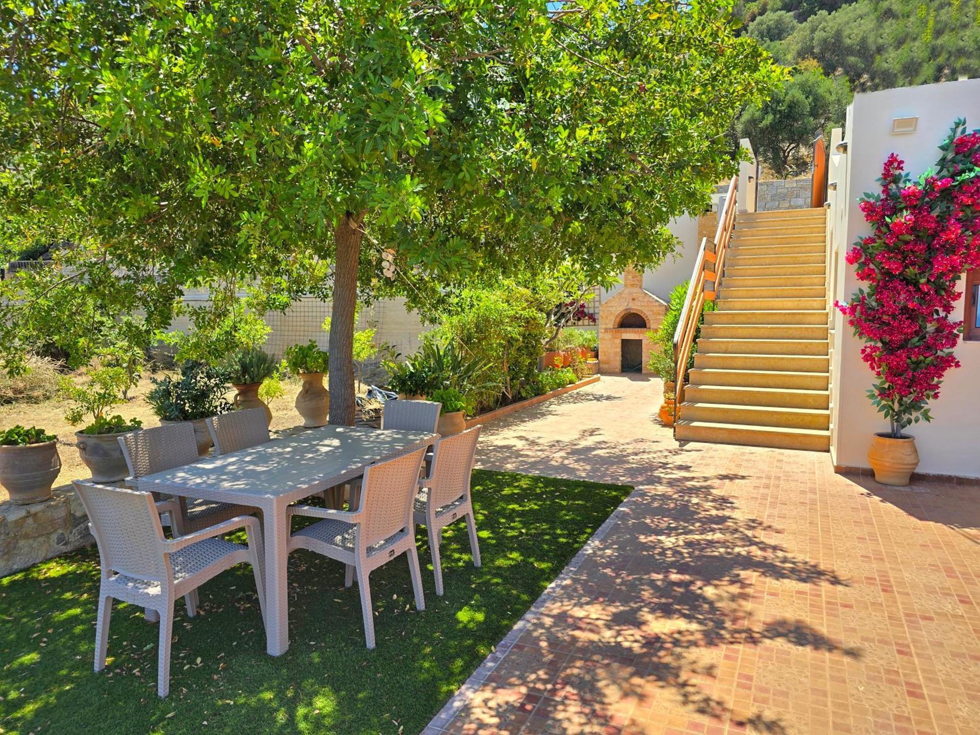 Villa Balcony, Cozy Villa With Amazing View Rodhiá Exterior foto